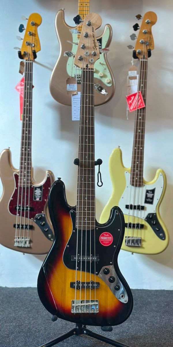 Baixo Squier Affinity Jazz Bass v 5 Cordas Laurel 3-color Sunburst by Fender 