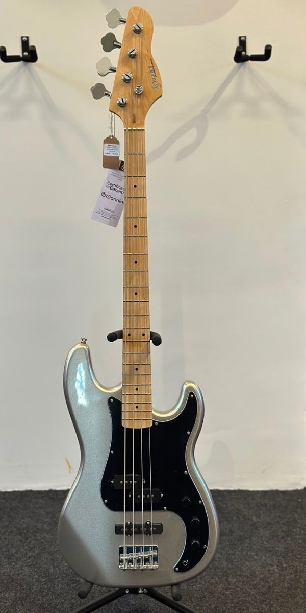 Contrabaixo Giannini Gp-102 Sv/bk 4 Cordas Silver Com Escala Maple e Escudo Black 