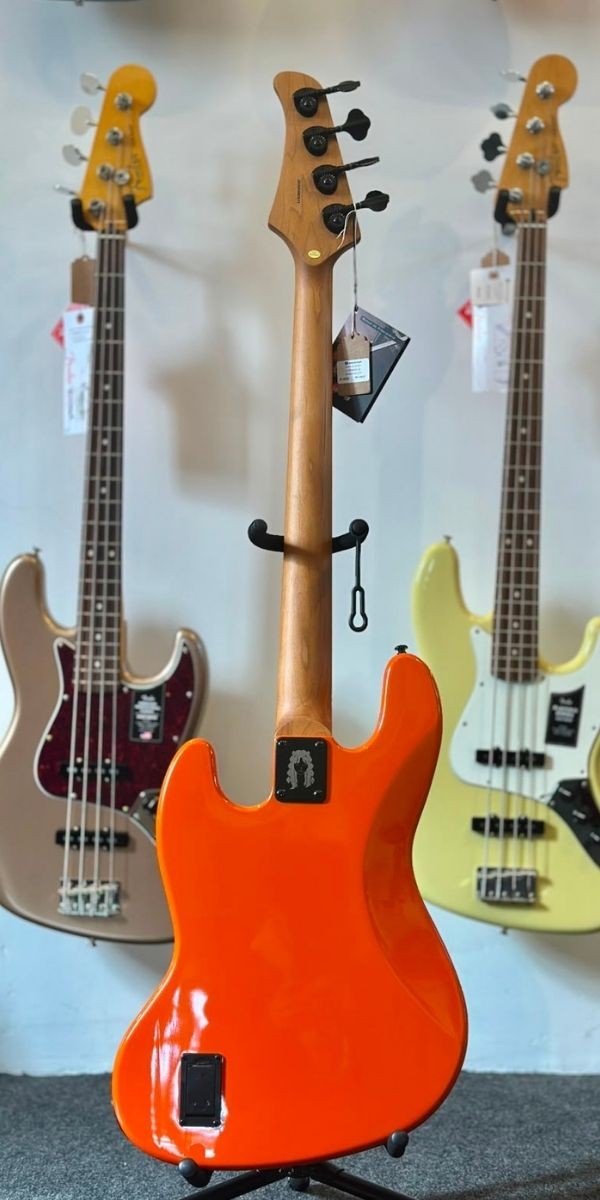 Baixo Strinberg Jbs154ad or Aninha Deleones Ativo/passivo 4 Cordas Orange Com Bag 
