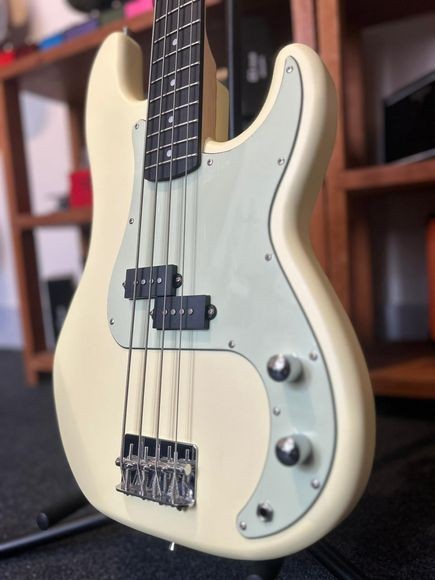 Baixo 4 Cordas Tagima Memphis Mb40 Owh Satin Precision Branco 