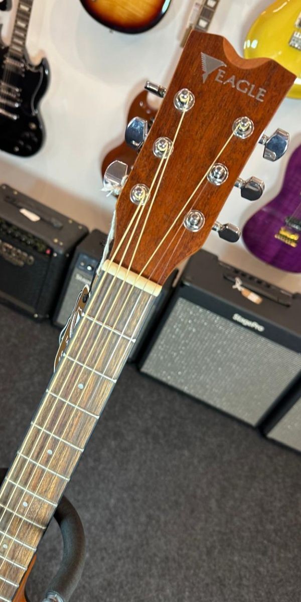 Violão Eagle Ema 663 Auditorium Cutway Aço Elétrico Natural Satin 