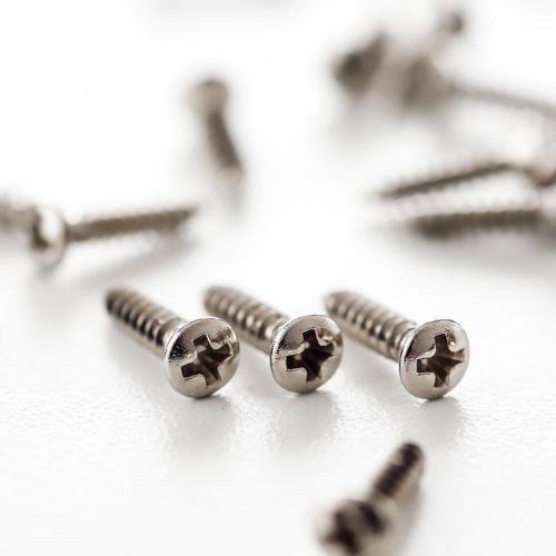 Parafuso Para Escudo Niquelado Wo2.9 4x13 ni Para Guitarra e Baixo Spirit 