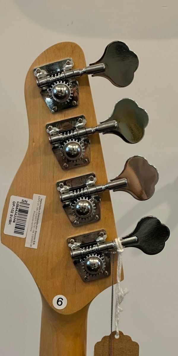 Contrabaixo Giannini Gp-102 Sv/bk 4 Cordas Silver Com Escala Maple e Escudo Black 