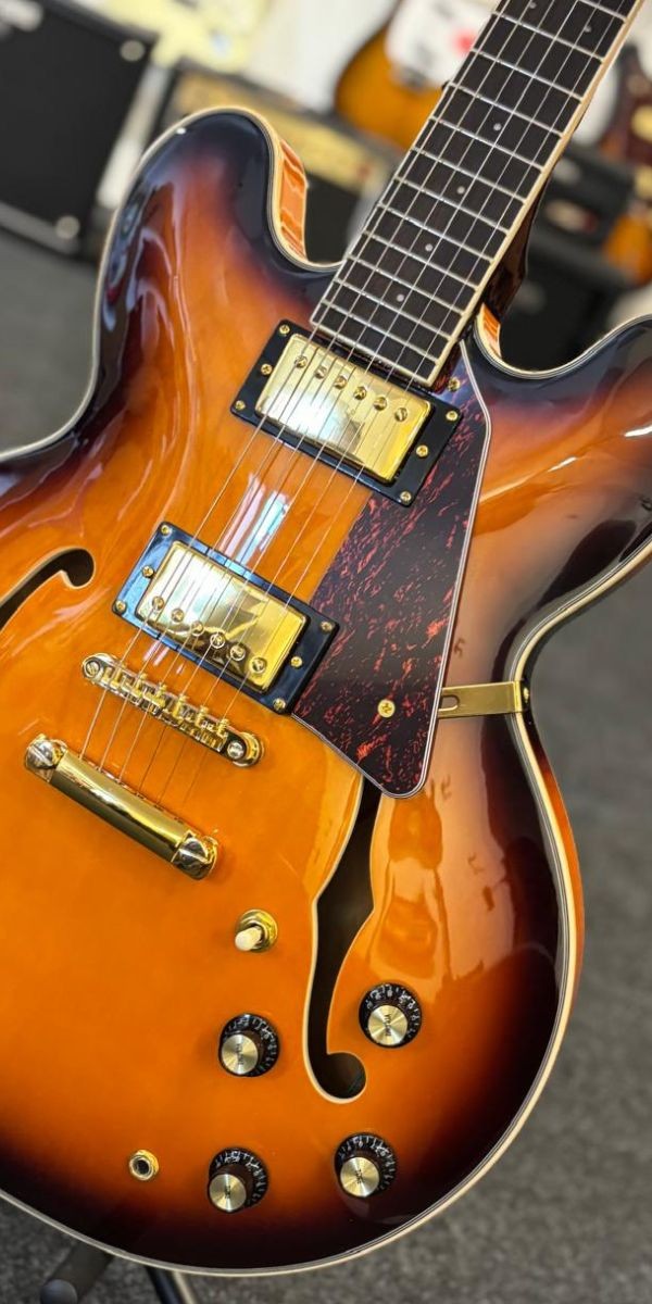 Guitarra Elétrica Giannini Sonic Deluxe Diamond Gae06 Dlx vs Violin Sunburst Semiacústica | Guitarra Semiacústica Giannini Gae06 Dlx vs Violin Sunburst Com 2 Humbuckers 