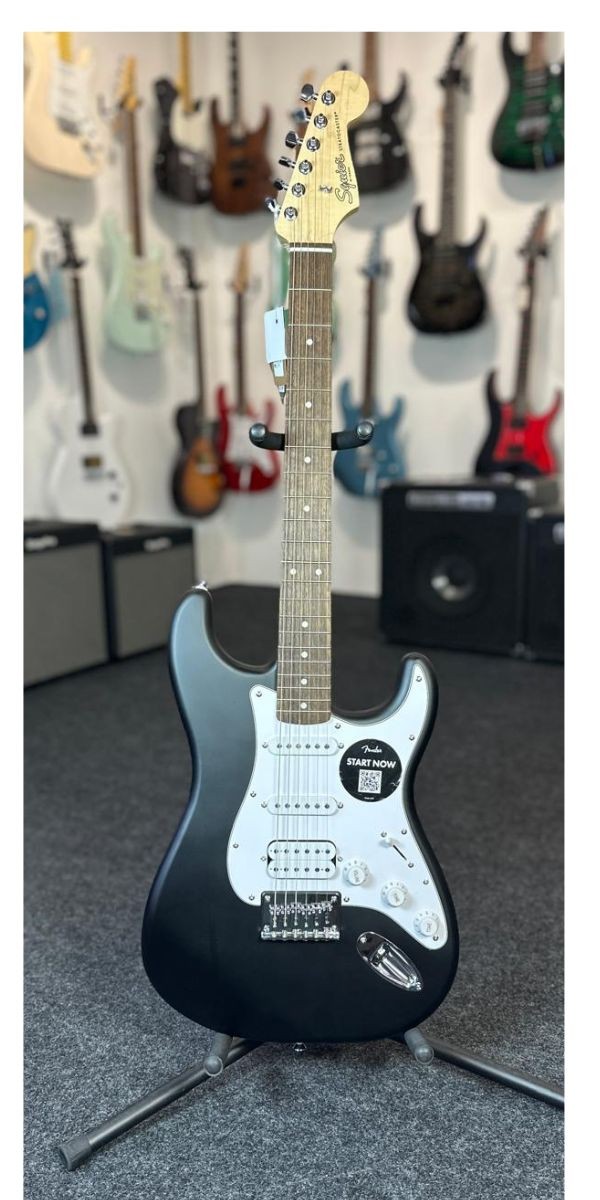 Guitarra Fender Squier Debut Stratocaster HT Hss Black Satin