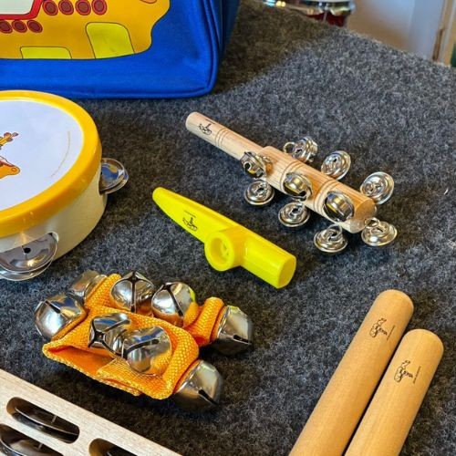 Kit Musicalização Infantil 10 Instrumentos Beatles - Blue Submarine Yellow 