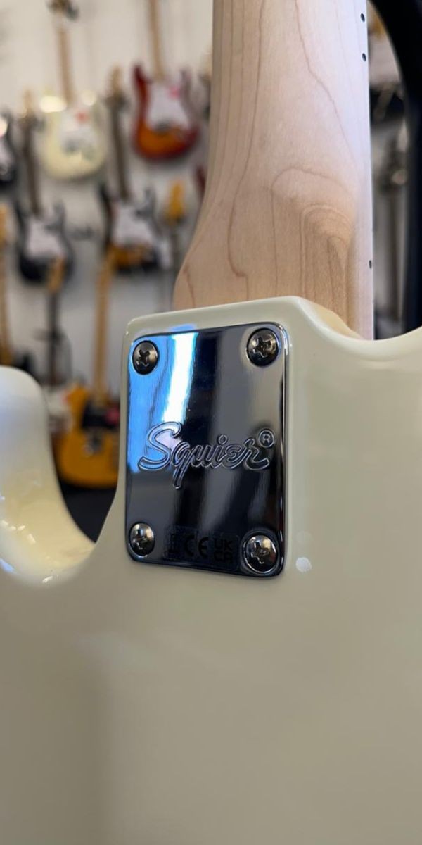 Baixo Fender® Squier® Affinity Jazz Bass® Ativo Olympic White 