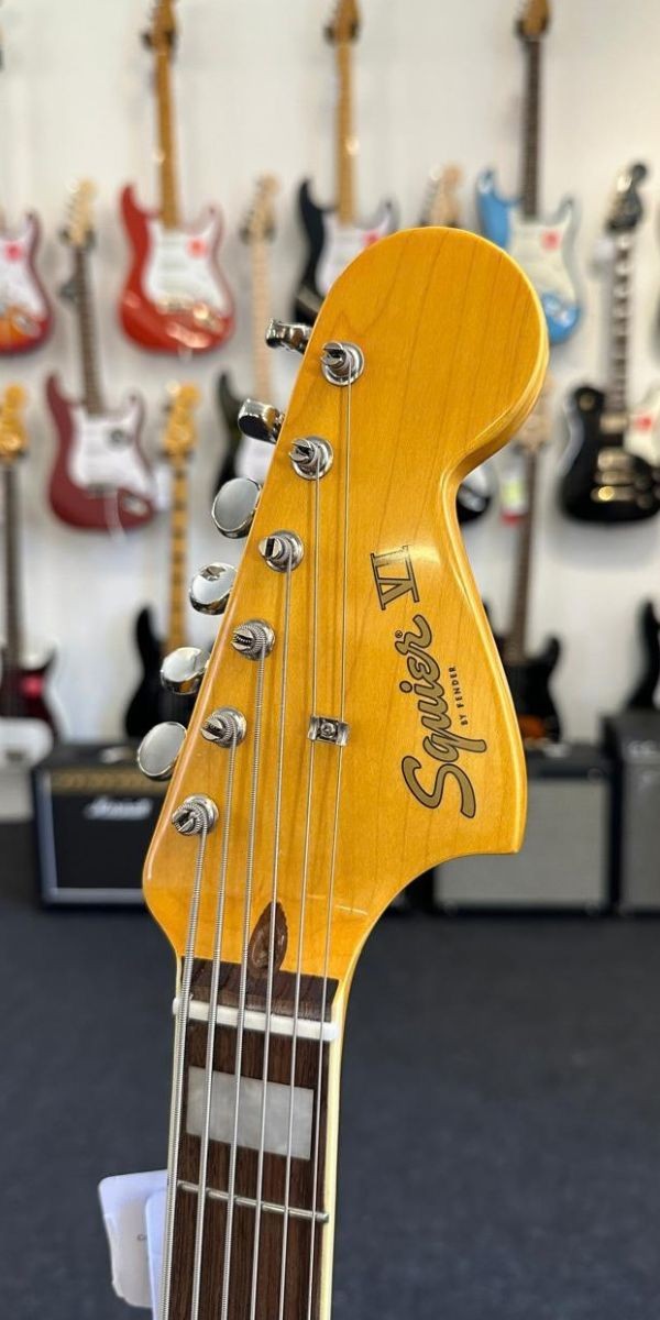 Contrabaixo Squier Classic Vibe Bass vi 6 Cordas 3-color Sunburst 