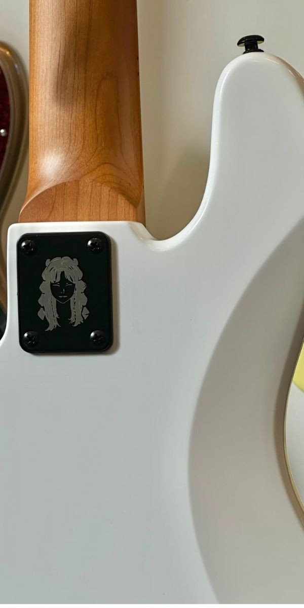 Contrabaixo Strinberg Jbs155ad pw 5 Cordas Ativo Signature Aninha Deleones Pearl White Com Bag 
