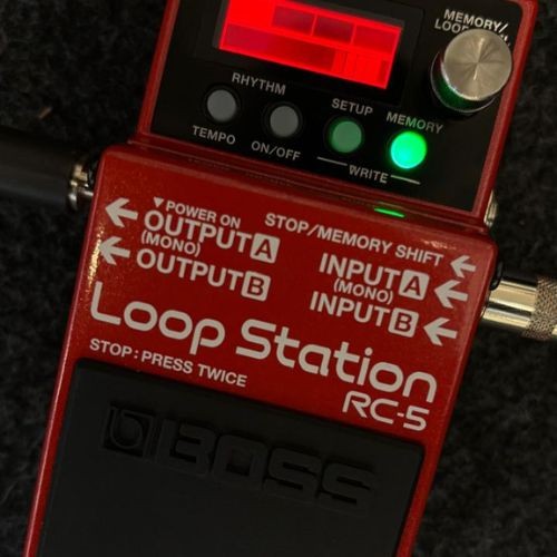 Pedal Boss Rc-5 Loop Station Looper Para Guitarra Com 99 Memórias e Usb 