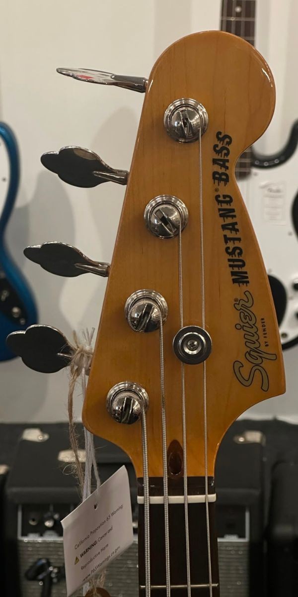 Baixo Fender Squier Classic Vibe ’60s Mustang Bass 4 Cordas Laurel Olympic White 