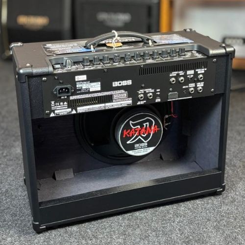 Amplificador Boss Katana 100 Gen 3 Ktn-100-3 100w 1x12 Para Guitarra 