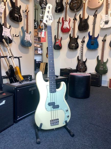 Baixo 4 Cordas Tagima Memphis Mb40 Owh Satin Precision Branco 