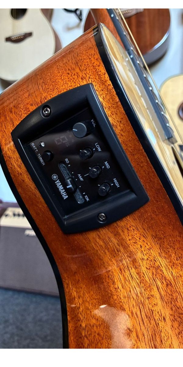 Violão Yamaha Fsx800c/02 Eletroacústico Aço Natural 