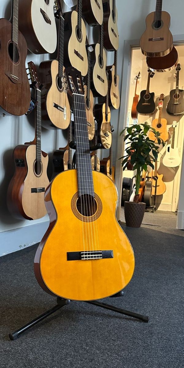 Violão Yamanha Cg142s Acustico Nylon Natural 