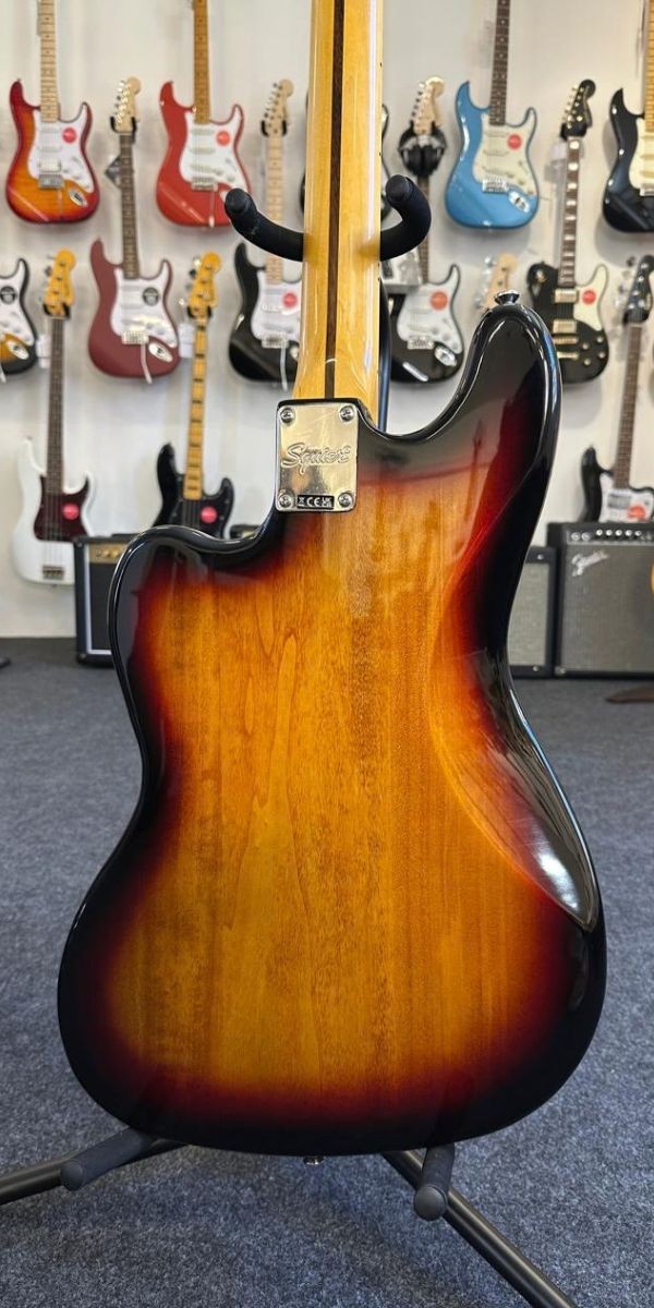 Contrabaixo Squier Classic Vibe Bass vi 6 Cordas 3-color Sunburst 