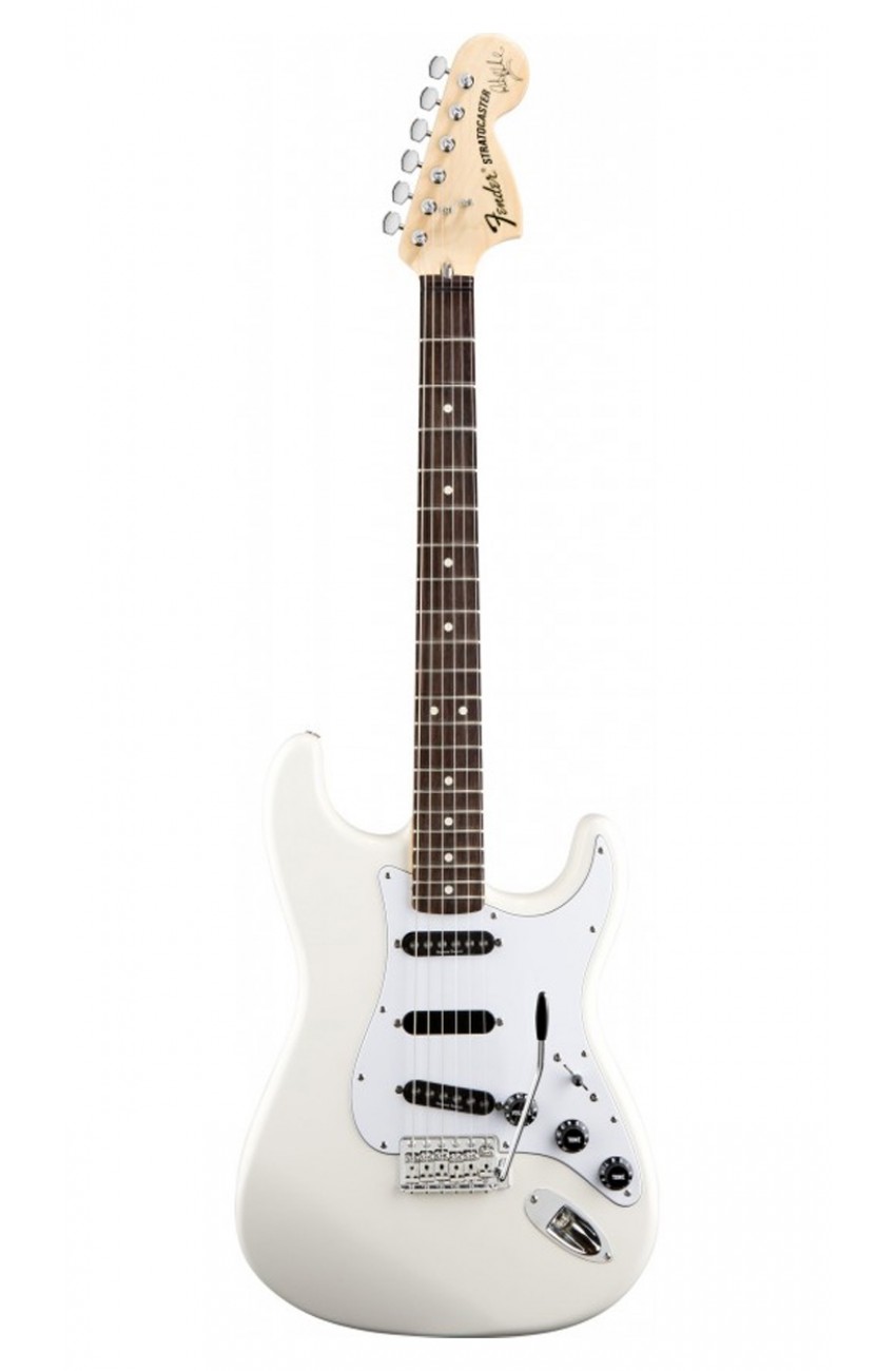 Guitarra Fender Strato Sig Series 013 9010 Blackmore 305 