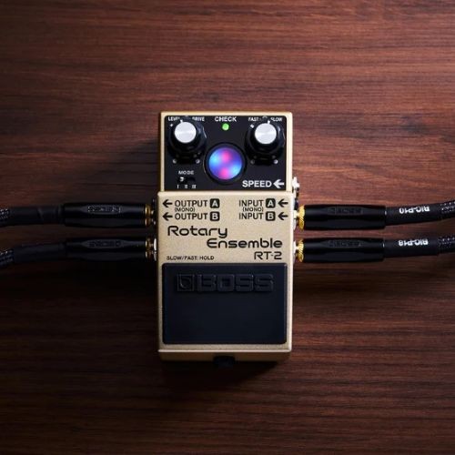 Pedal Boss Rt-2 Rotary Ensemble Efeito Rotary Speaker Estéreo 
