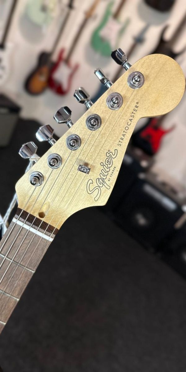 Guitarra Fender Squier Debut Series Stratocaster Hss Dakota Red Satin 