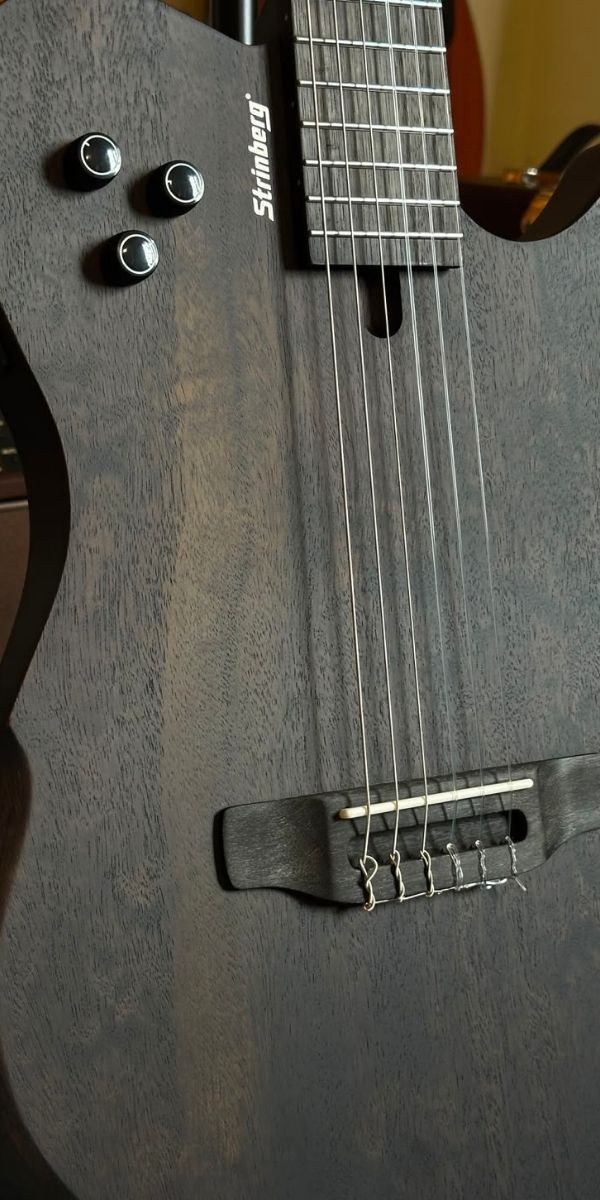Violão Strinberg Soul Ssc60 Tos Nylon Elétrico Semi-sólido Cutaway Tobacco Satin Com Bag 