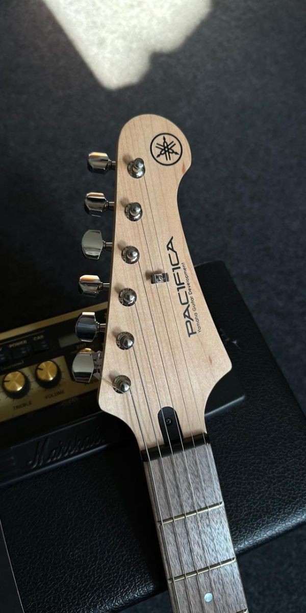 Guitarra Yamaha Pacifica 012 Preta Hss Strato – Pac012 bl 