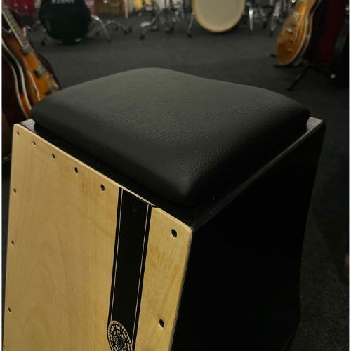 Cajon Fsa Comfort Fca4501 Preto Eletroacústico Com Captação Dupla Xlr 