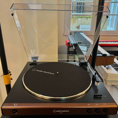 Toca Disco Audio Techninca At-lp60x-bw-c 