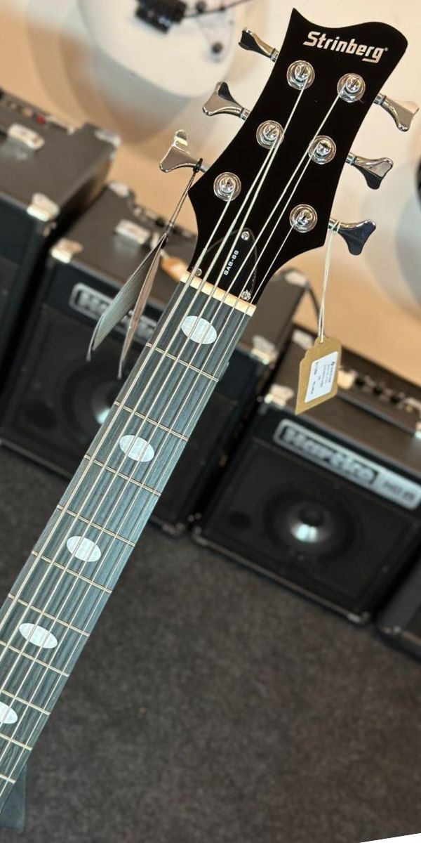 Baixo 6 Cordas Ativo Strinberg Asb66 Dark Wood Com Circuito Ativo e 24 Trastes 