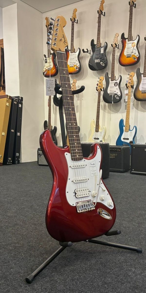 Guitarra Fender Standard Stratocaster Hss Candy Cola Laurel Com Escudo Branco 