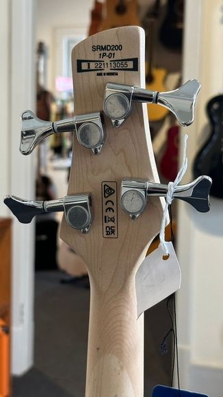 Baixo 4 Cordas Ibanez pj Mezzo Srmd200d Cam Candy Apple Matte 